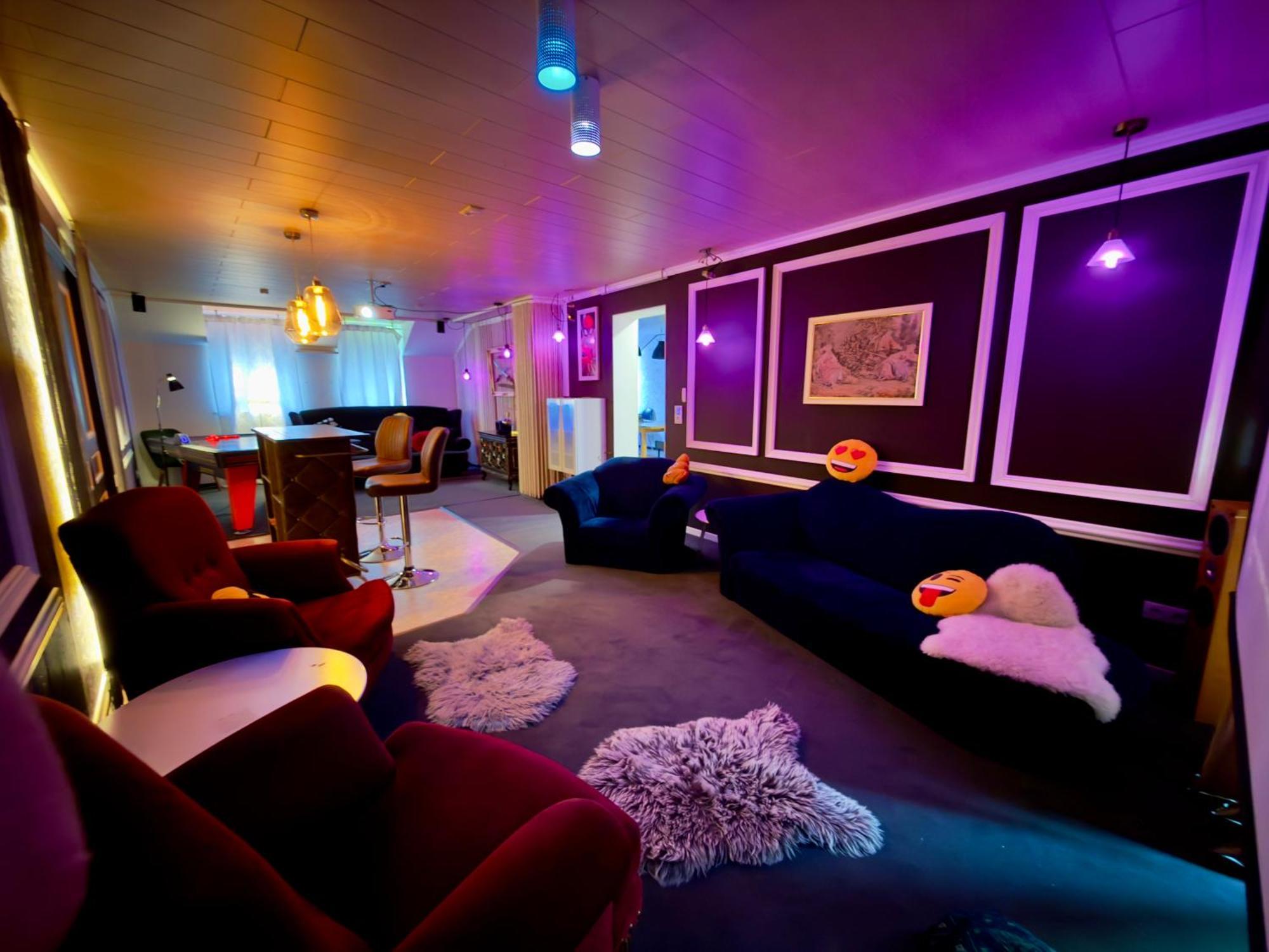 Bookeinfach Bad Ems - Private - Sauna Jacuzzi Whirlpool Swimmingpool Alahna Sup Beachvolleyball Billiards Ping Pong Cinema Theater Music Disco Ball Bbq Und Parkplaetze Exterior foto